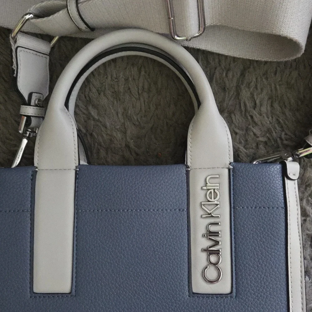 EUC Calvin Klein Crossbody Satchel - Picture 2 of 6